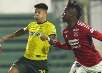 Dos jugadas increíbles del DIM ante Defensa y Justicia: autogol de Ortiz, ¡y mano que no fue penalti!