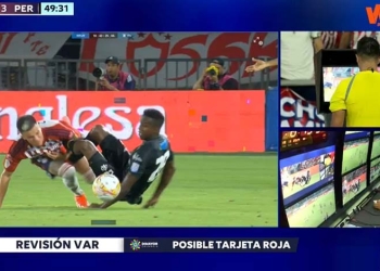 La expulsión que sufrió el Pereira en Barranquilla. ¡Y enseguida, gol de Junior!