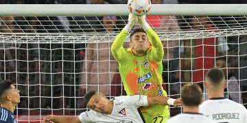 ¡El show de atajadas de Santiago Mele ante LDU Quito!