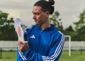 Darwin Núñez firma contrato con adidas