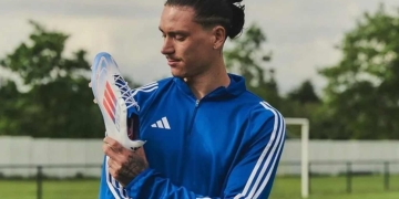 Darwin Núñez firma contrato con adidas