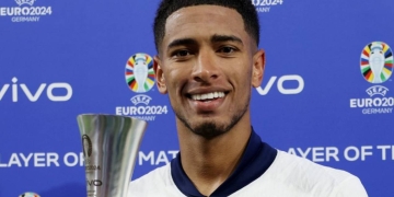 UEFA investiga a Jude Bellingham por gesto obsceno en el partido Inglaterra vs. Eslovaquia