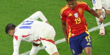 ¿Por qué Lamine Yamal lleva las banderas de otros países en sus guayos?