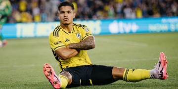 TRIPLETA EN 45 MINUTOS: ¡El lujo que se dio Cucho Hernández ante Aston Villa!