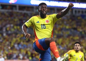 ¡OTRA ASISTENCIA DE JAMES! Y gol de Lerma a Uruguay