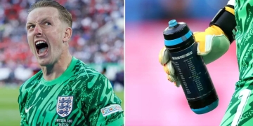 Jordan Pickford y el detalle en su botella de agua durante la tanda de penales contra Suiza