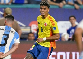 Por qué se habla de Richard Ríos a Manchester United y cuánto pagarían por él