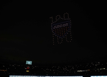 Show drones Junior 100 años