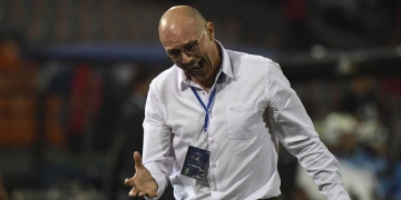 La versión de la discusión entre Alfredo Arias y Raúl Giraldo que habría ocasionado la salida del DT