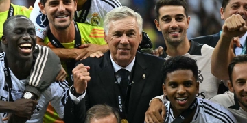 ¿Cuántos títulos ha ganado Ancelotti como DT y a cuántos está del más ganador?