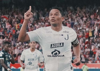 Carlos Bacca en el centenario de Junior: Botín de Oro y su gol 121
