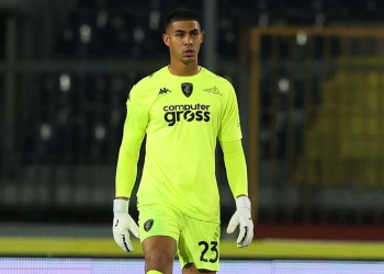 Arquero colombiano en una liga top europea: ¡DEVIS VÁSQUEZ!