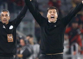 Bronca de Juan Cruz Real en la Sudamericana: “Una vergüenza” y «avisen si van a cobrar así…”