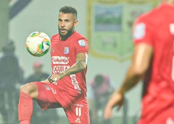 Lo que le faltaba al toque mágico de Duván Vergara: ¡GOLAZO DE TIRO LIBRE para otro triunfo!