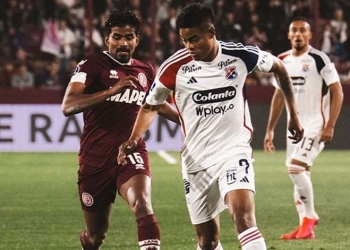 Quejas en Lanús tras los primeros 90 ante el DIM: “Cuando te anulan un gol así tan fino…”