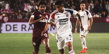 Quejas en Lanús tras los primeros 90 ante el DIM: “Cuando te anulan un gol así tan fino…”