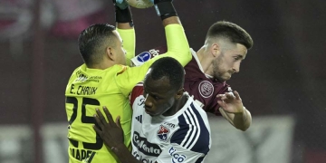 Imbatible en Lanús: Éder Chaux y su actuación clave. ¡Todo lo que atajó!