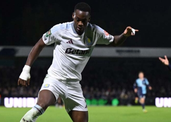 Jhon Jader Durán no decepciona: titular y gol en la EFL Cup