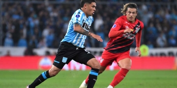 Cuando el fútbol es arte: ¡El show de Juanfer en la Sudamericana con Racing!