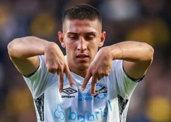 La clase de Miguel Monsalve que se festeja en Gremio. ¡Qué definición!