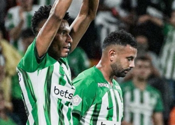 William Tesillo, protagonista en defensa y ataque con Atlético Nacional