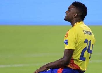 Jhon Córdoba, protagonista sin gol en la caída ante Bolivia