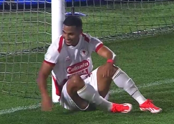 El primer gol oficial de Pipe Gómez en América: ¡De tiro libre!