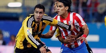 ¡El día que Falcao y Efraín Juárez fueron rivales en LaLiga!