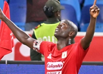 Adrián Ramos, el doblete y el dolor en la rodilla: “No estaba para jugar, creo que ni un rato”