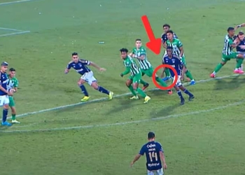 «Confirmado, no hay fuera de juego». El audio del VAR y el porqué de la decisión