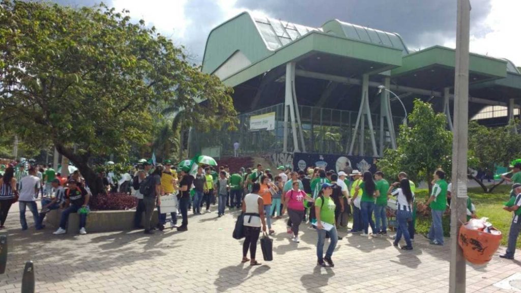 hinchas atletico nacional atanasio girardot