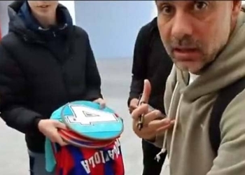 pep guardiola leccion chicos piden autografos venta