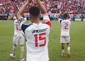 DIM metió un triunfazo en el Parque Estadio