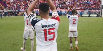 DIM metió un triunfazo en el Parque Estadio