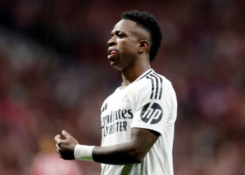 Vinícius Junior se enfadó con uno de sus compañeros en ataque