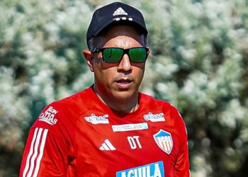 César Farías estaría viviendo sus últimos días como entrenador del Junior FC