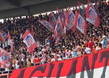 El hincha Tiburón se prepara para una noche de Copas