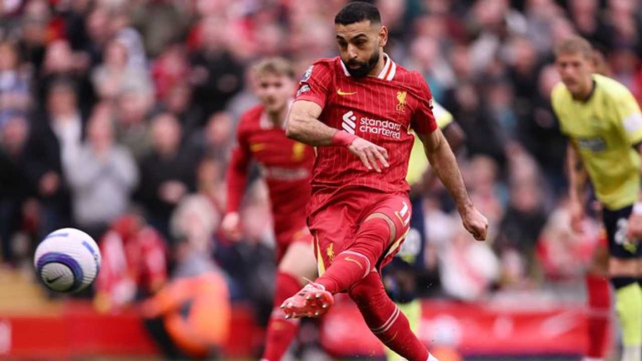 Desde el punto penal no suele fallar Salah con el Liverpool