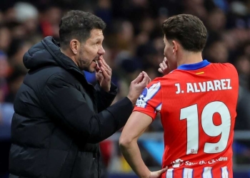 Los argentinos Diego Simeone y Julián Álvarez protagonizaron una semana convulsionada para los Colchoneros