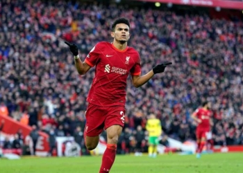 luis diaz campeon premier league 2025 liverpool valor mercado euros dolares
