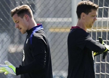 szczęsny ter stegen barcelona arqueros hansi flick debate titular polemica