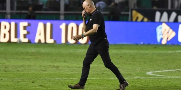 alfredo arias entrenador tecnico dt deportivo cali colombia eliminado eliminacion derrota santa fe palmaseca despedido renuncia rueda prensa