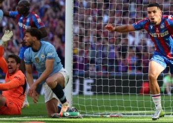 daniel munoz crystal palace campeon fa cup manchester city wembley jefferson lerma colombiano