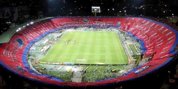 independiente medellin bandera cubre todo el estadio atanasio girardot