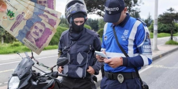 multa motos bogota moteros pago impuesto papeles ley transito policía cobro obligatorio requisitos