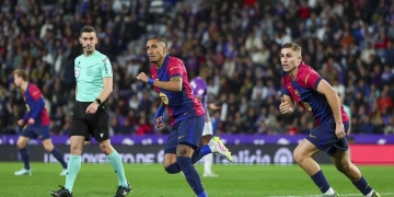 raphinha gol barcelona valladolid triunfo la liga lider hansi flick campeon