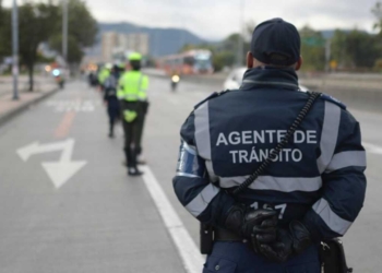 agentes transito colombia ley abusos retenes ilegales