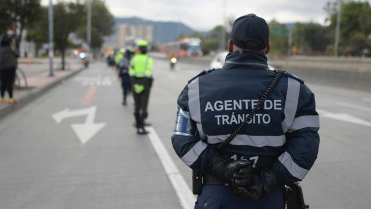 agentes transito colombia ley abusos retenes ilegales