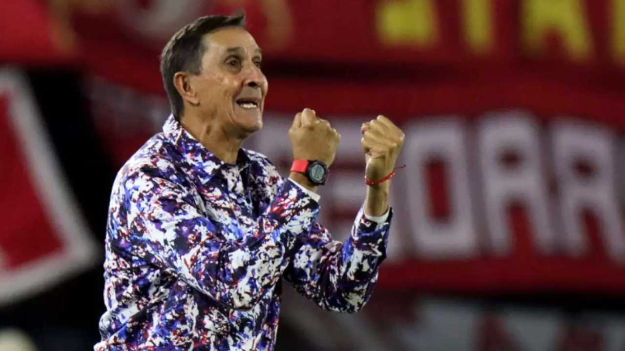 alexandre guimaraes futbol pfofesional colombiano fpc nuevo tecnico entrenador dt deportes tolima pijao camargo america cali nacional medellin