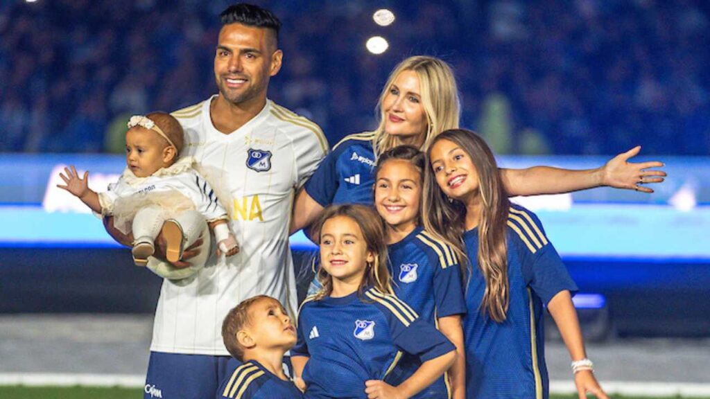 radamel falcao garcia millonarios polemicas continuidad dian tributaria impuestos fichaje bogota campin lorereli esposa sueldo salario estados unidos serpa camargo